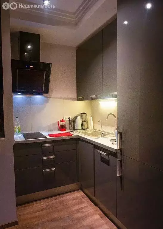 Квартира-студия: Тюмень, Ямская улица, 86 (42.7 м) - Фото 1