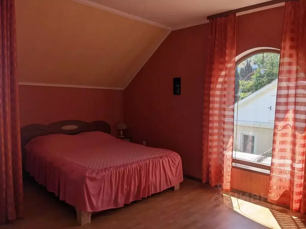 Комната Крым, Алушта муниципальный округ, с. Рыбачье ул. Морская, 11 - Фото 1