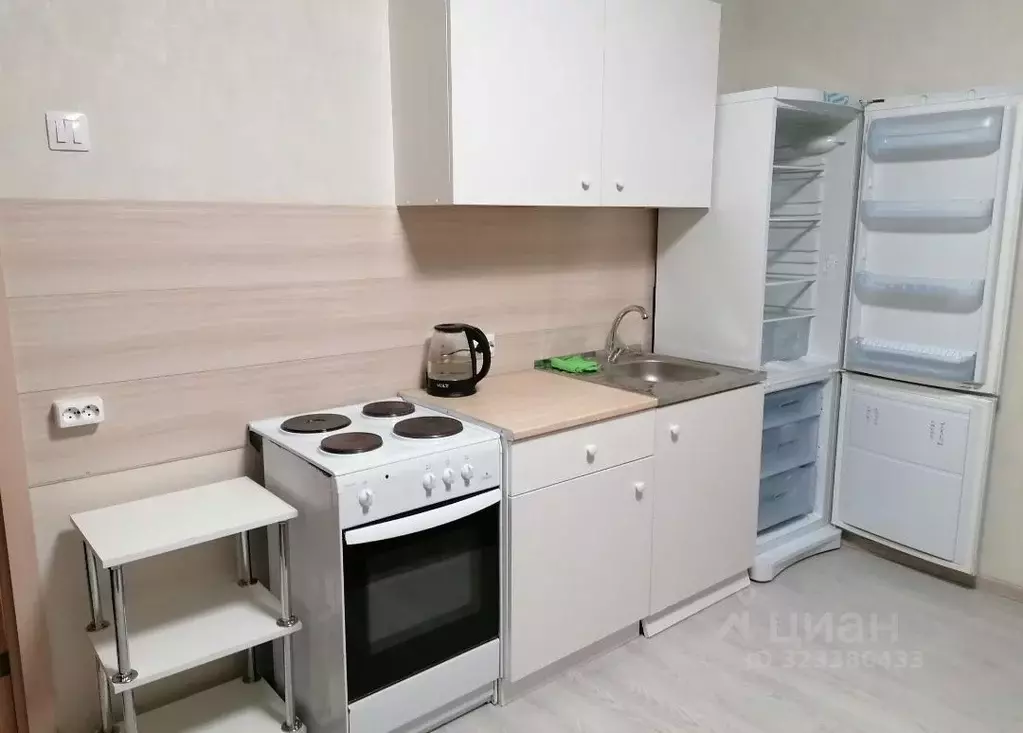 Студия Челябинская область, Челябинск ул. Петра Столыпина, 21 (24.6 м) - Фото 2