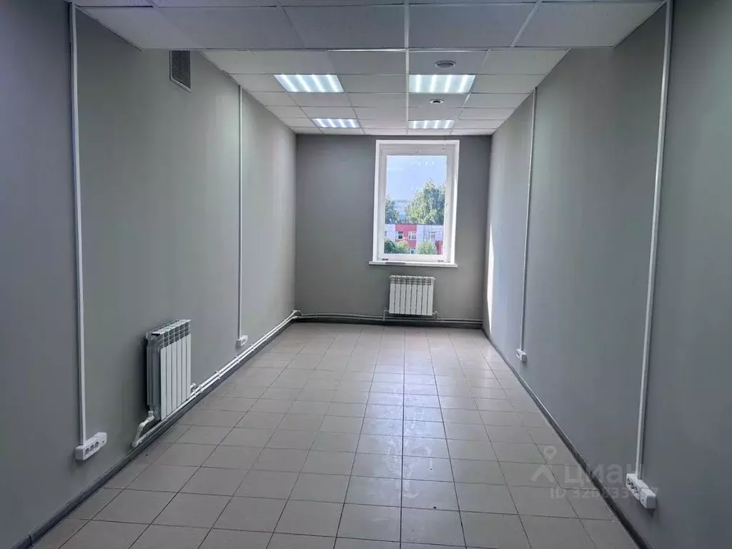 Помещение свободного назначения в Татарстан, Набережные Челны ул. ... - Фото 0