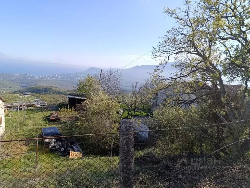 Дом в Крым, Алушта городской округ, с. Лучистое ул. Озерная, 24 (75 м) - Фото 0