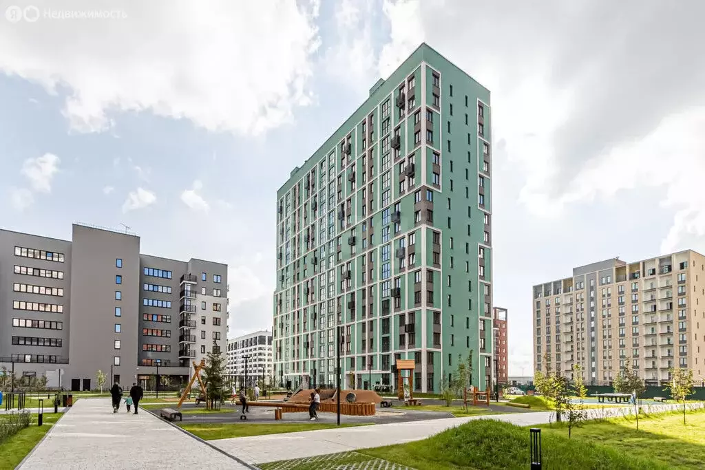 3-комнатная квартира: Тюмень, улица Николая Глебова, 4 (85 м) - Фото 1