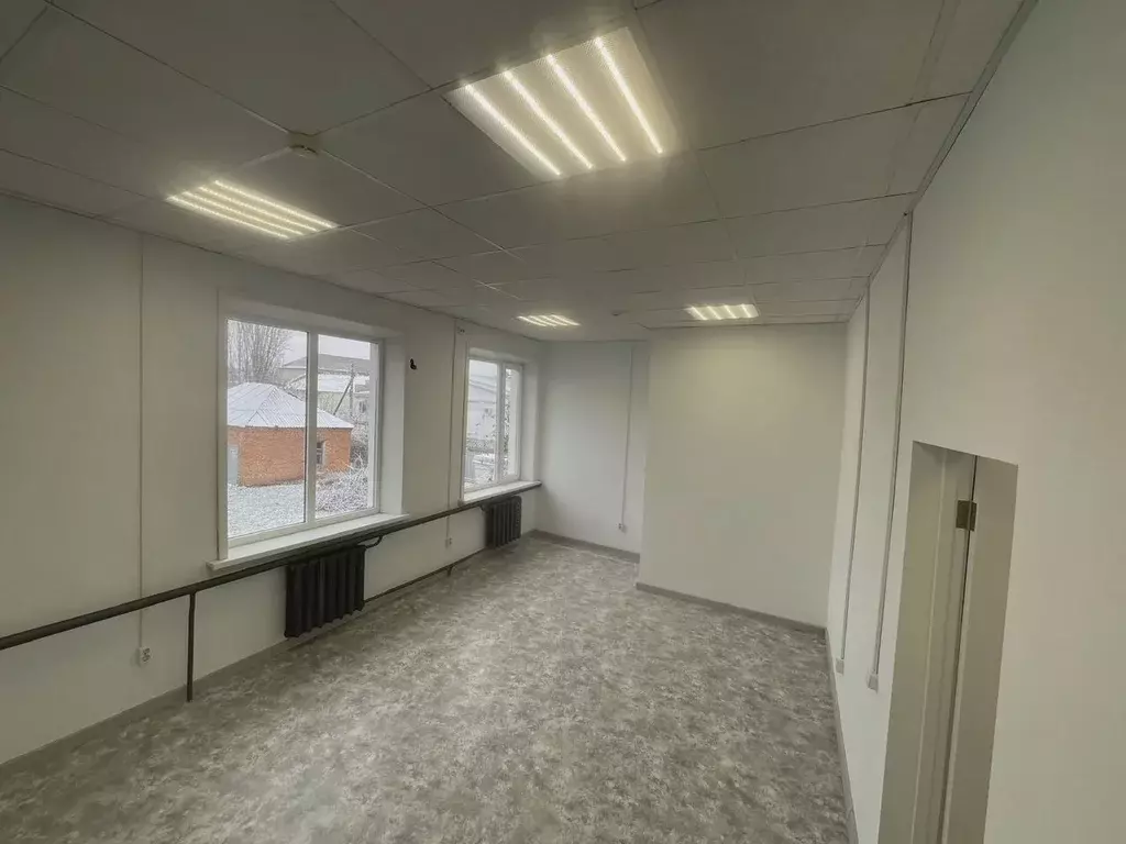 Офис в Краснодарский край, Тбилисская ст-ца ул. Первомайская, 24 (21 ... - Фото 1