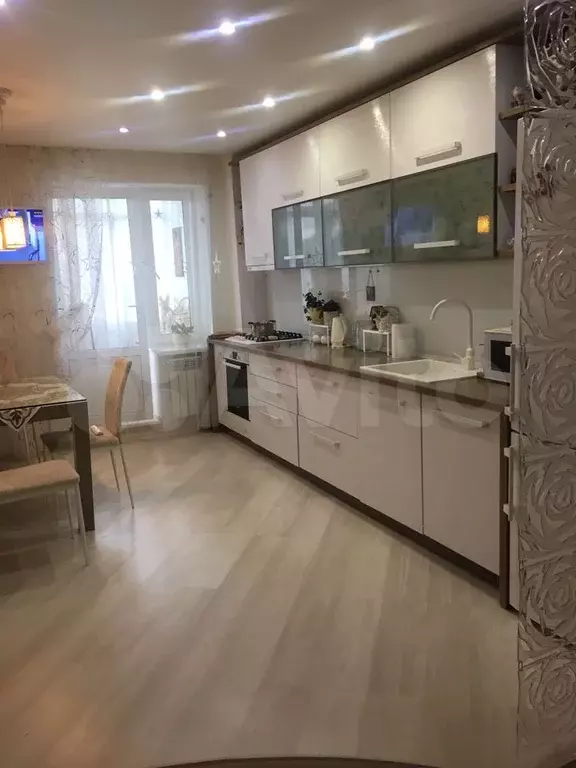 2-к. квартира, 90 м, 5/9 эт. - Фото 0