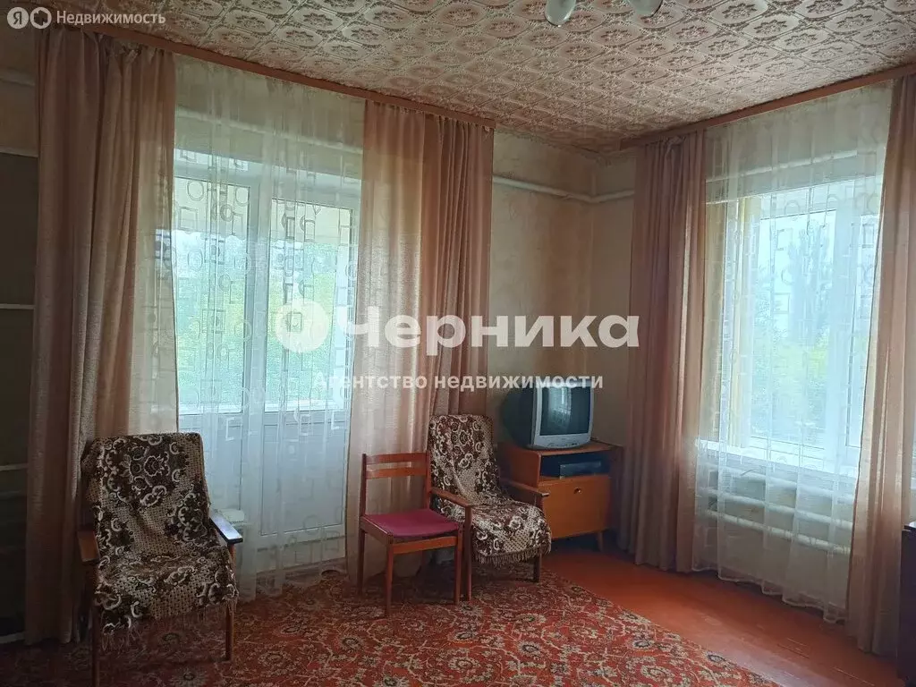 3-комнатная квартира: Новошахтинск, 2-я Поперечная улица, 1 (60.6 м) - Фото 1