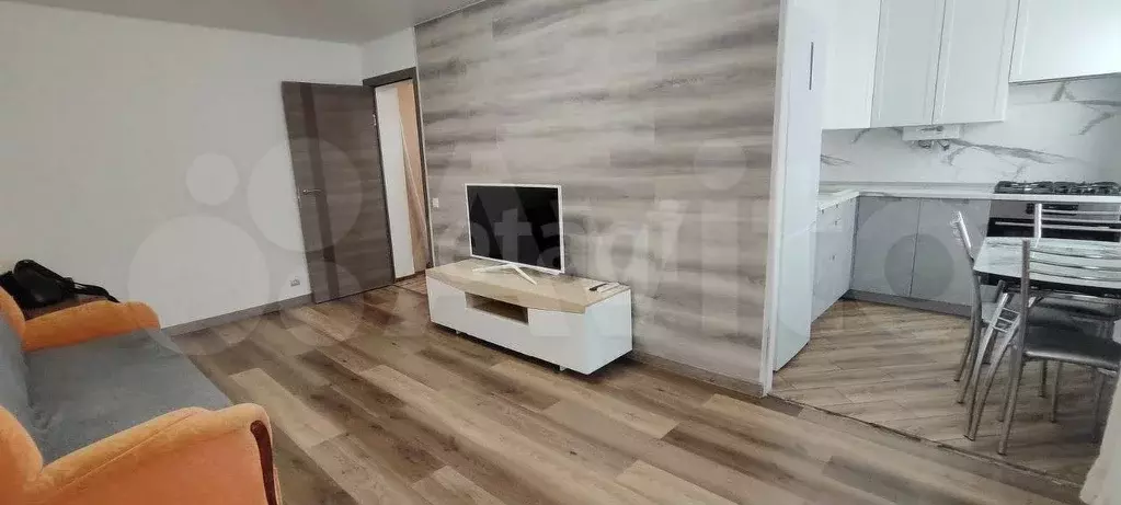 2-к. квартира, 43,5 м, 5/5 эт. - Фото 0
