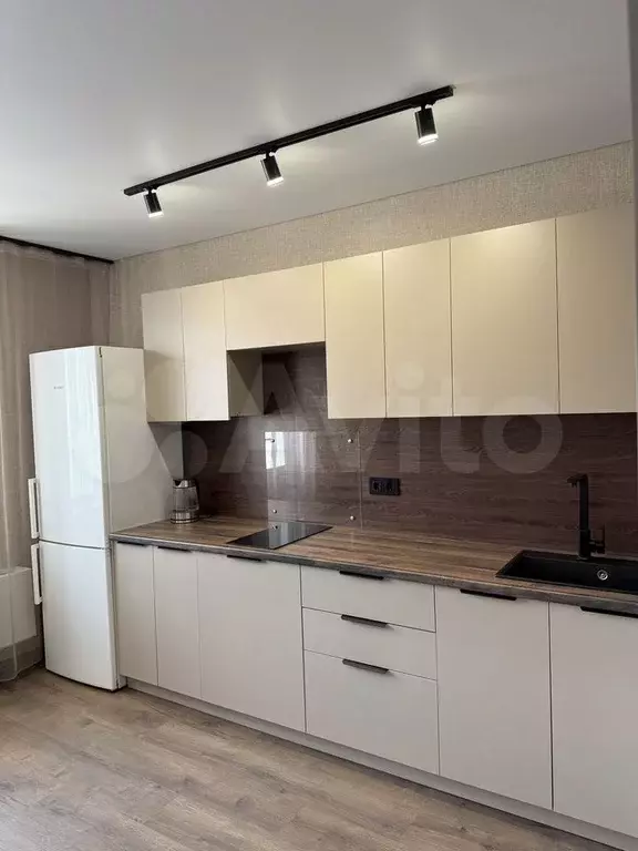 1-к. квартира, 38 м, 8/10 эт. - Фото 0