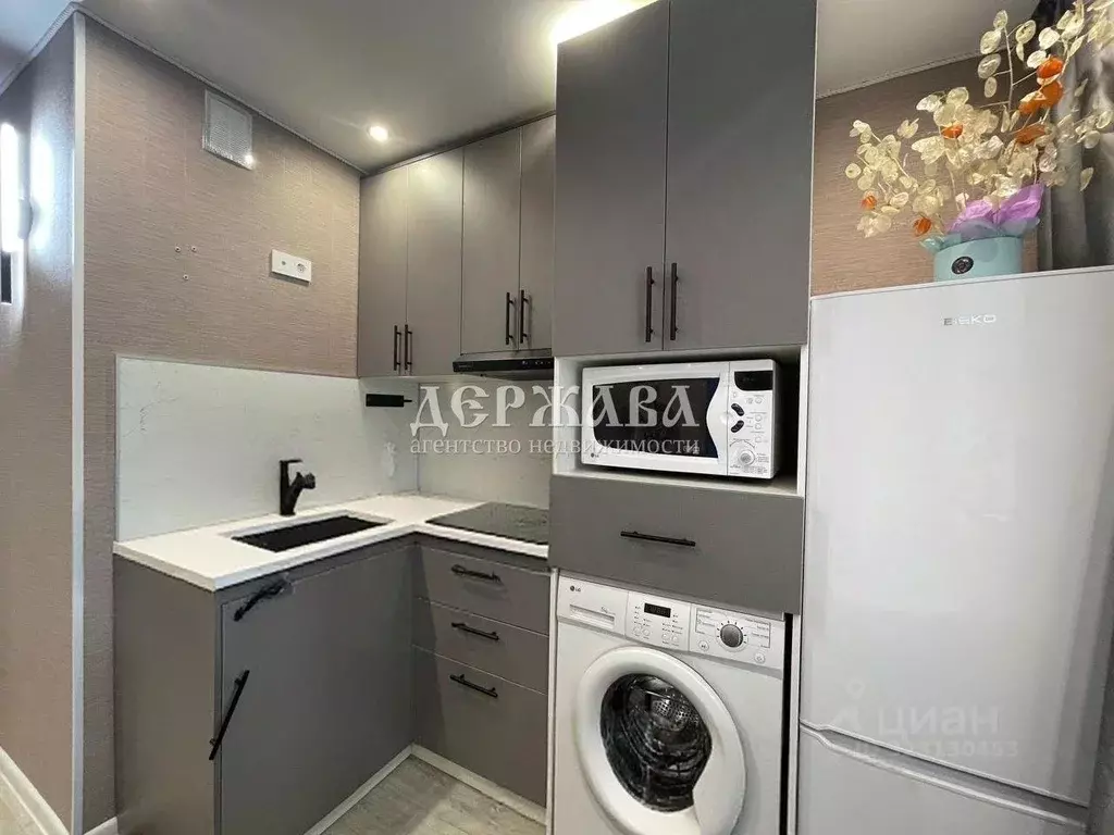 Студия Белгородская область, Старый Оскол Горняк мкр, 10 (13.0 м) - Фото 1