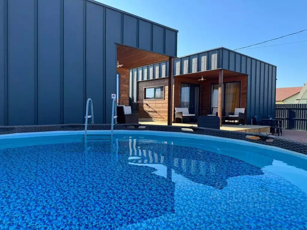 Дом в Краснодарский край, Темрюкский район, Голубицкое с/пос, ... - Фото 1