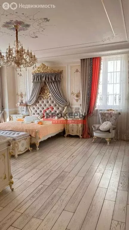 4-комнатная квартира: Севастополь, Парковая улица, 14к1 (131.6 м) - Фото 1