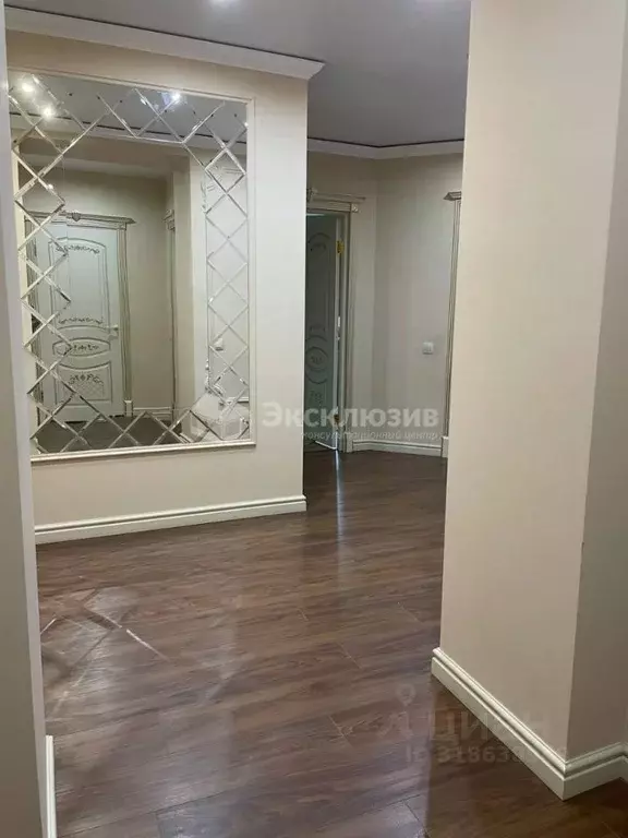 3-к кв. Тюменская область, Тюмень Харьковская ул., 68 (128.4 м) - Фото 0