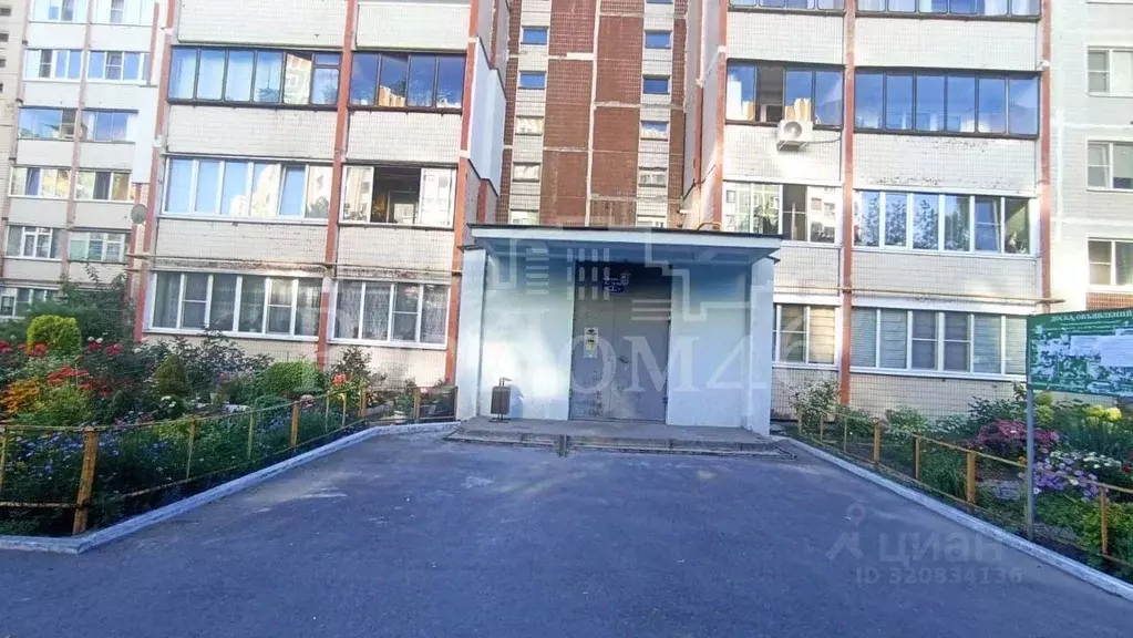 2-к кв. Курская область, Курск Звездная ул., 15 (72.0 м) - Фото 0