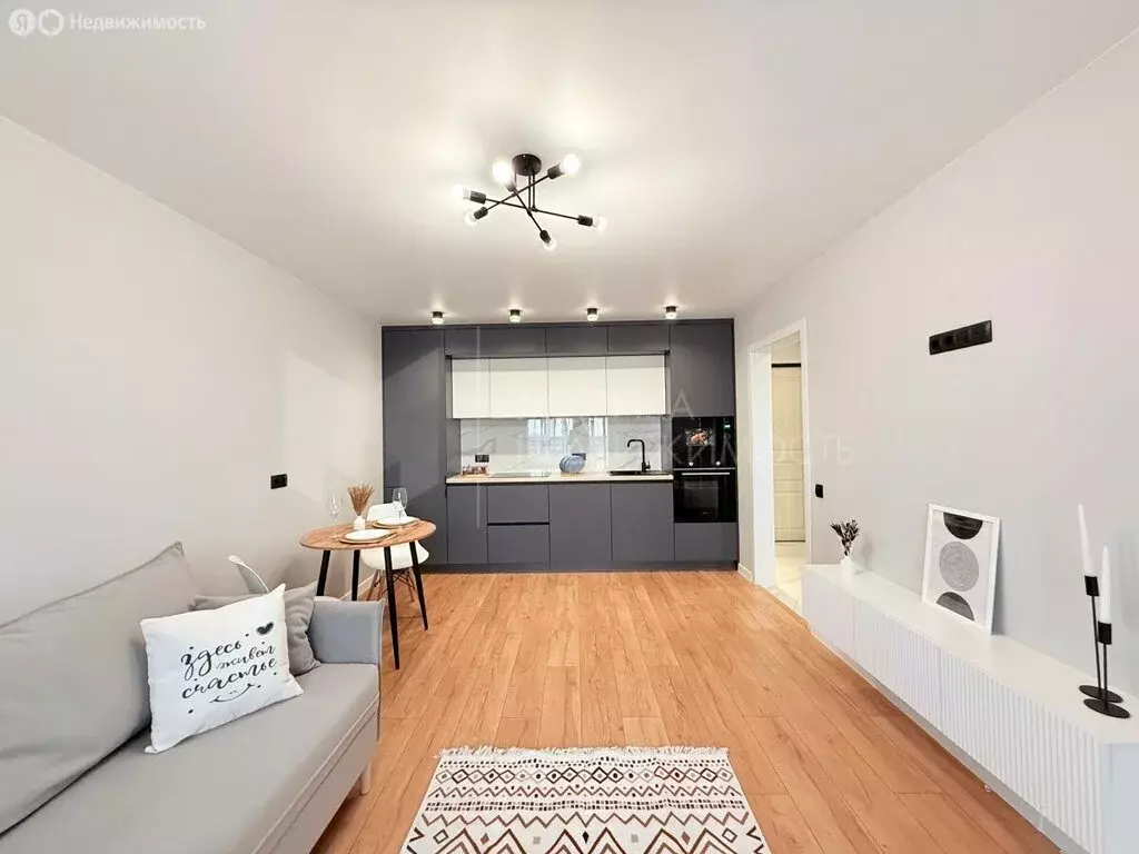 1-комнатная квартира: Тюмень, улица Разведчика Кузнецова, 16 (45 м) - Фото 2