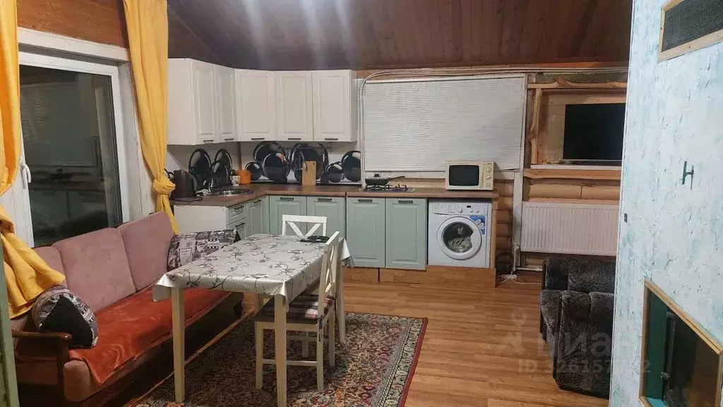 Дом в Ленинградская область, Выборгский район, Рощинское городское ... - Фото 2