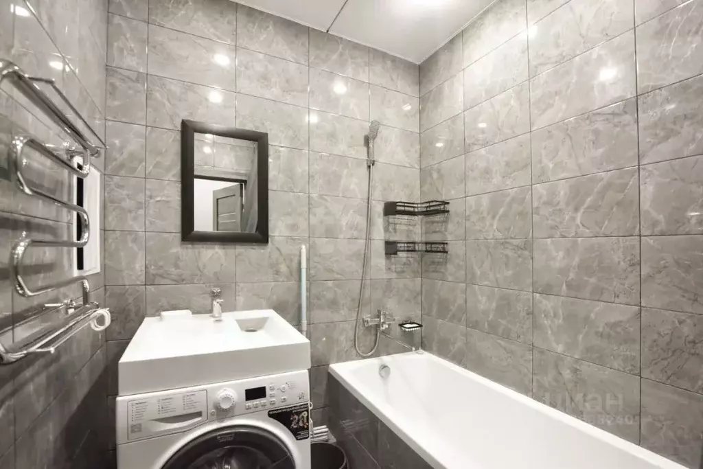 2-к кв. Оренбургская область, Оренбург ул. Фронтовиков, 10/4 (58.6 м) - Фото 1