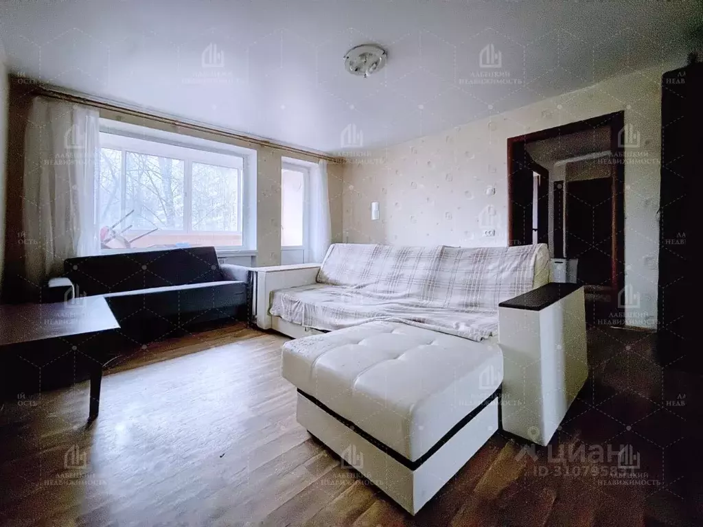 3-к кв. Санкт-Петербург ул. Есенина, 26К1 (58.0 м) - Фото 0