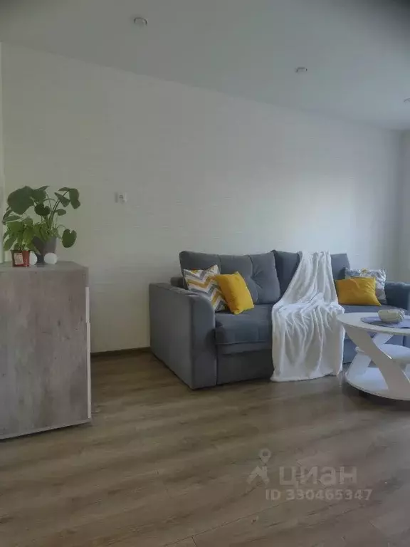 3-к кв. Омская область, Омск просп. Космический, 109 (63.7 м) - Фото 1