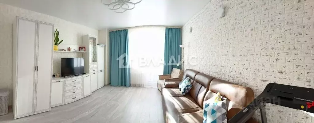 2-к кв. Волгоградская область, Волгоград ул. Расула Гамзатова, 11 ... - Фото 1