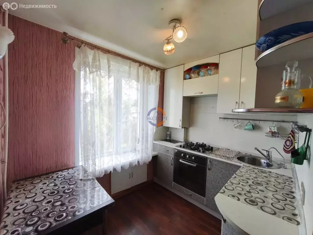 3-комнатная квартира: Великий Новгород, Донецкий район, улица ... - Фото 0