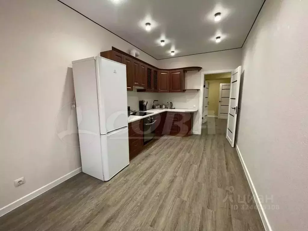 3-к кв. Тюменская область, Тюмень ул. 50 лет Октября, 75к4 (91.3 м) - Фото 2