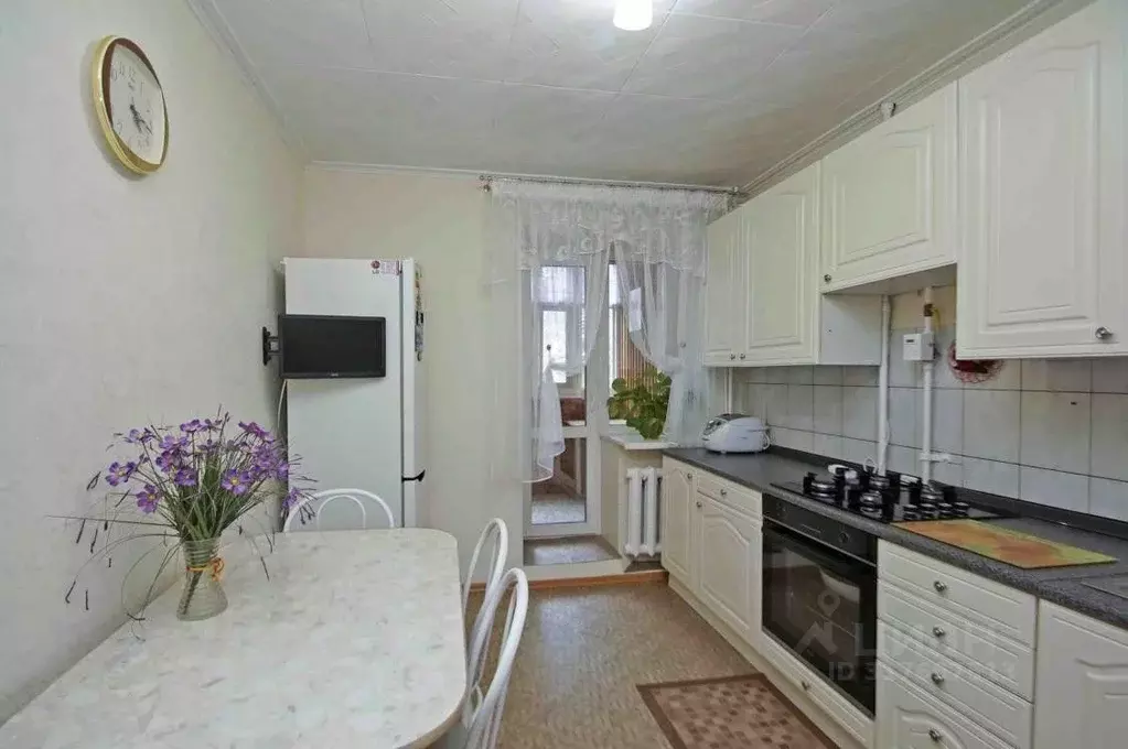 2-к кв. Омская область, Омск Хлебная ул., 17А (70.3 м) - Фото 1
