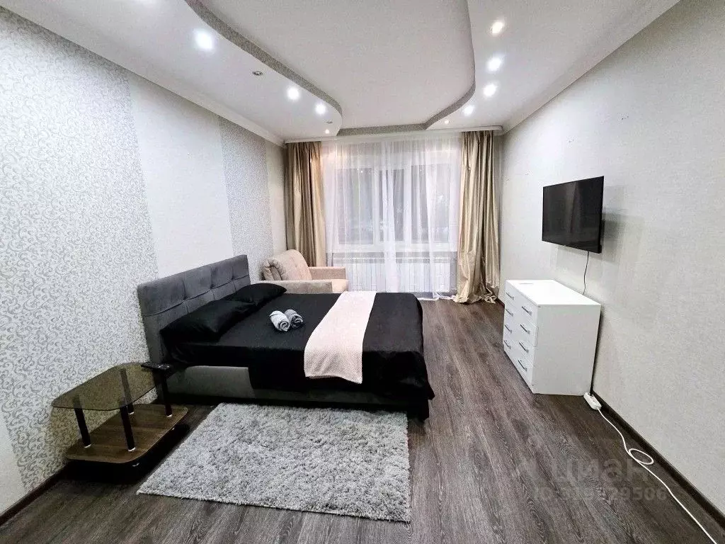 2-к кв. Ханты-Мансийский АО, Сургут просп. Ленина, 13 (65.0 м) - Фото 0