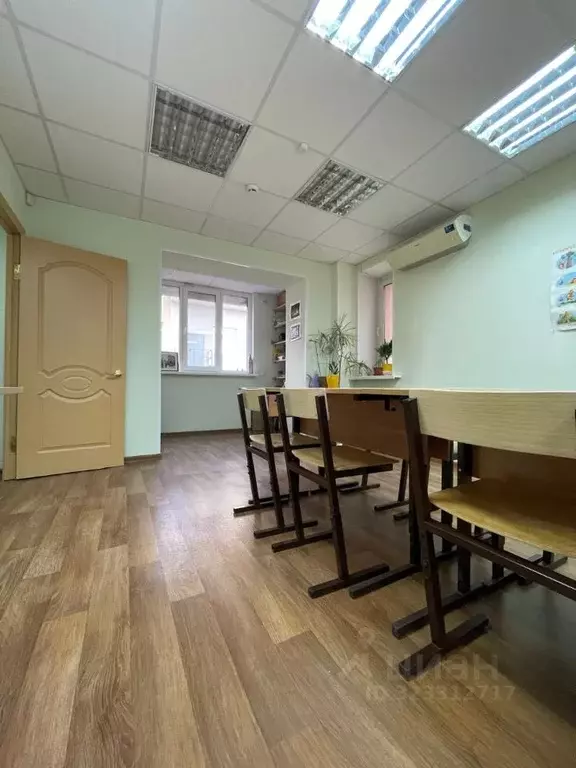 Помещение свободного назначения в Саратовская область, Саратов ул. ... - Фото 1