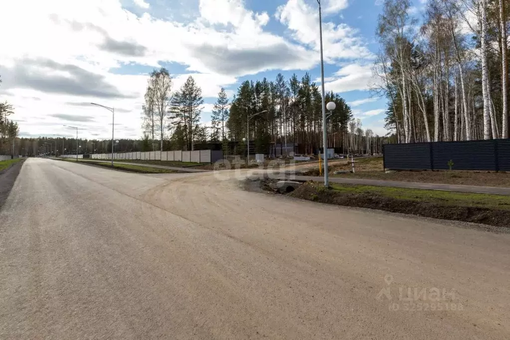 Участок в Свердловская область, Сысертский муниципальный округ, пос. ... - Фото 1