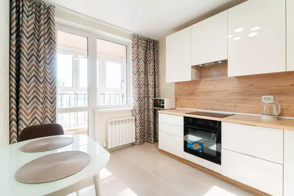 1-к кв. Омская область, Омск ул. 70 лет Октября, 3А (44.0 м) - Фото 0