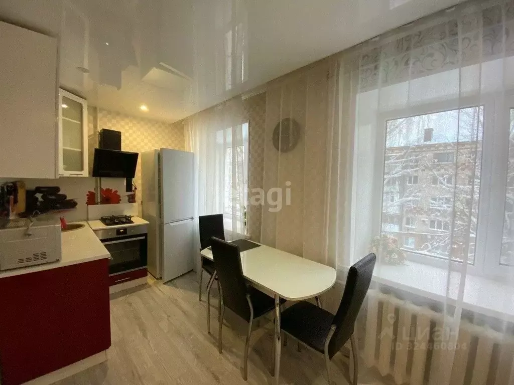 2-к кв. Тюменская область, Тюмень ул. 50 лет Октября, 51 (50.0 м) - Фото 1