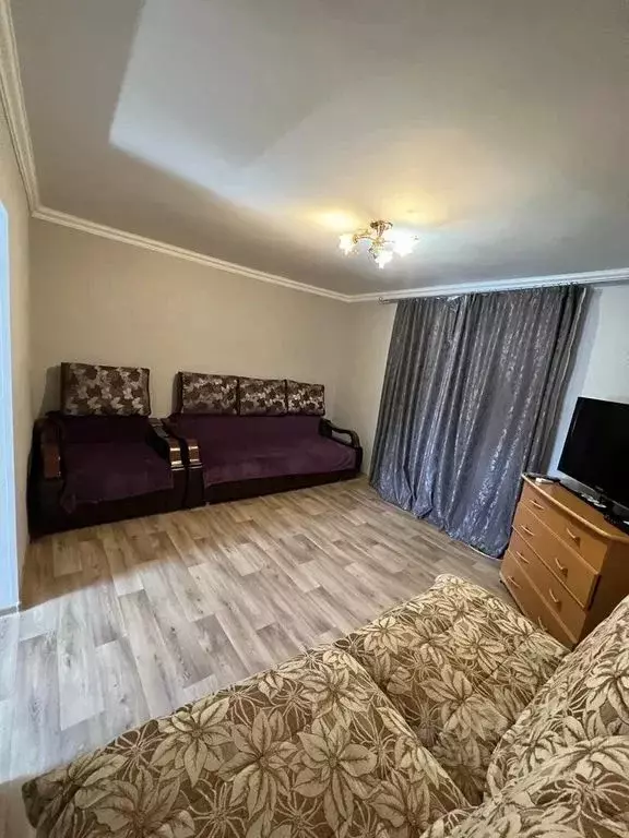 Дом в Калмыкия, Элиста ул. Герасименко, 14 (50 м) - Фото 1