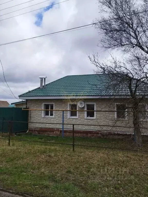 Дом в Белгородская область, Старооскольский городской округ, с. ... - Фото 1