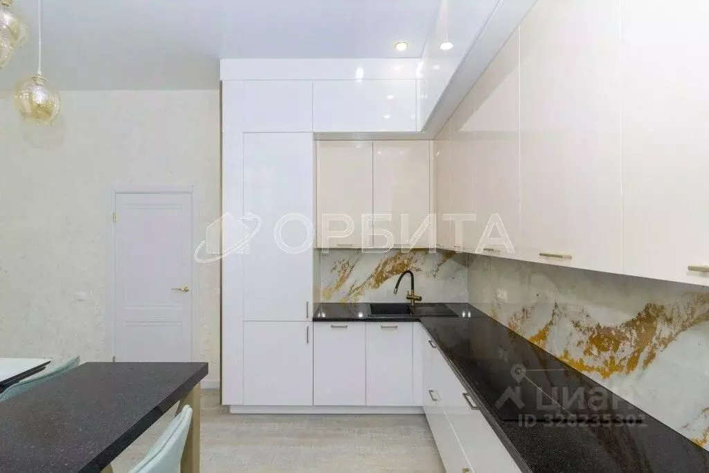 2-к кв. Тюменская область, Тюмень ул. Федюнинского, 30к9 (120.0 м) - Фото 2