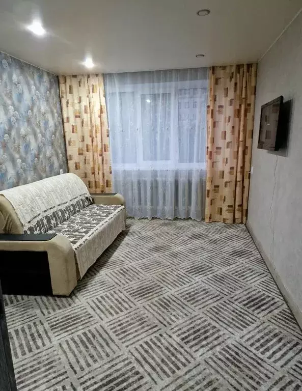 3-к кв. Мурманская область, Кировск Комсомольская ул., 10 (64.0 м) - Фото 0
