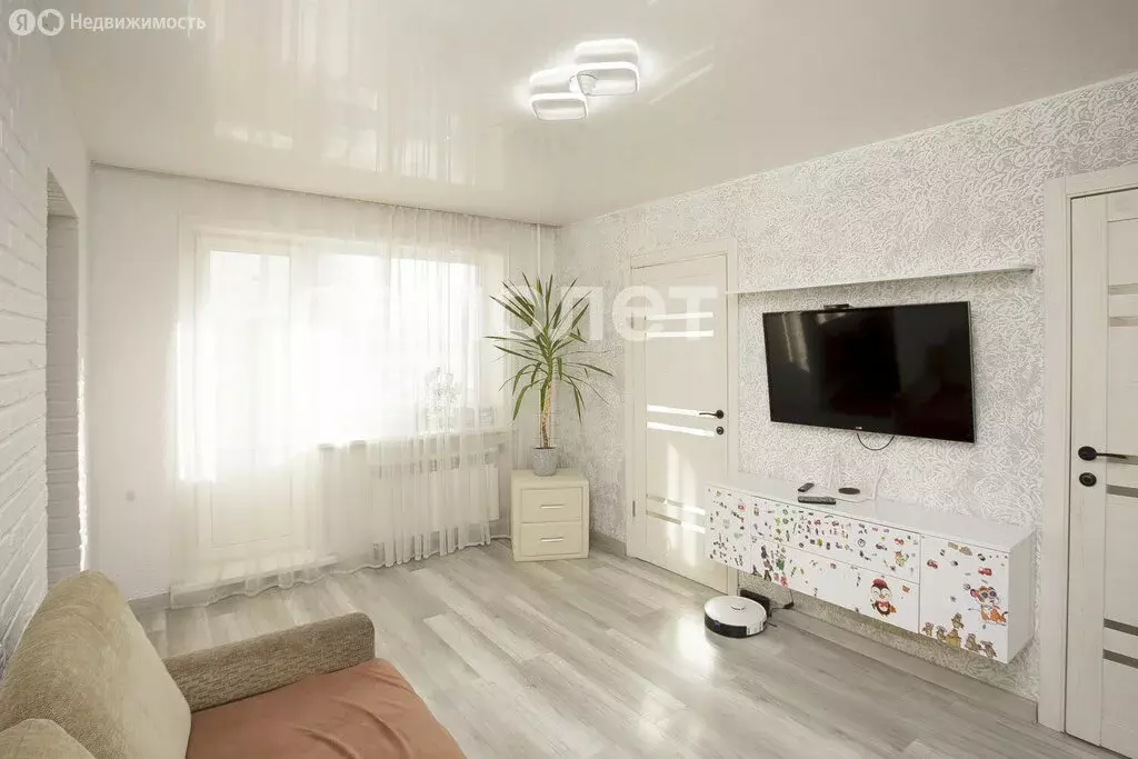 3-комнатная квартира: Кемерово, Красная улица, 10 (46.9 м) - Фото 2