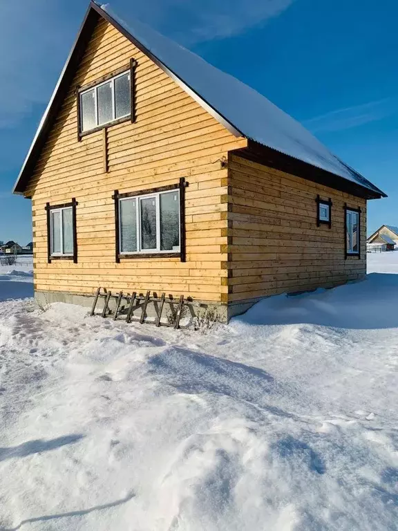 Дом в Башкортостан, Нуримановский район, Красногорский сельсовет, с. ... - Фото 0