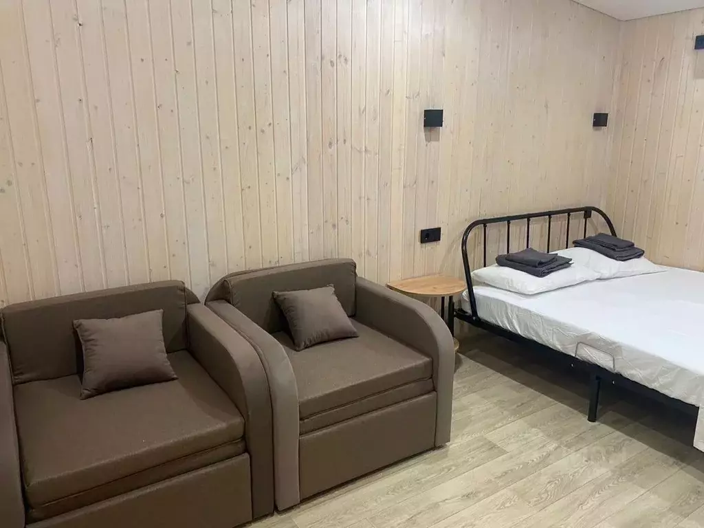 Дом в Калмыкия, Элиста Южного района 12-я ул., 2Л (18 м) - Фото 1