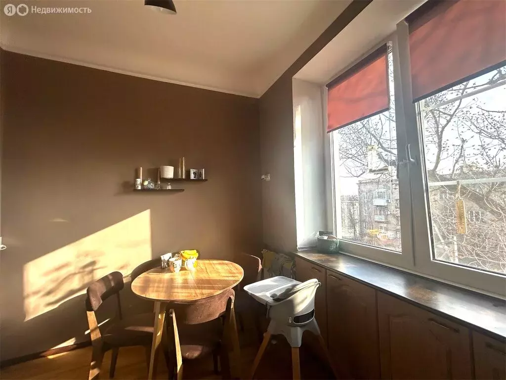 3-комнатная квартира: Волгоград, улица Салтыкова-Щедрина, 26 (76.3 м) - Фото 1