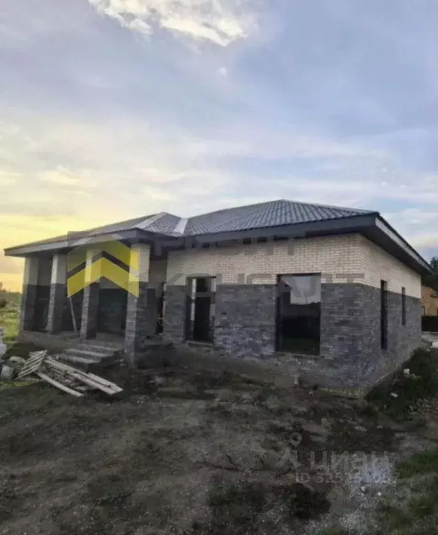 Дом в Омская область, Омский район, Богословское с/пос, с. ... - Фото 1