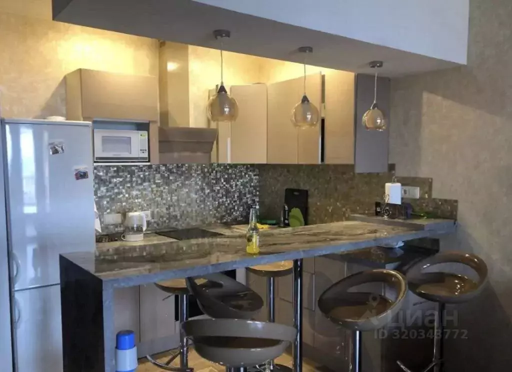 1-к кв. Крым, Черноморское пгт ул. Сигнальная, 1 (62.0 м) - Фото 1