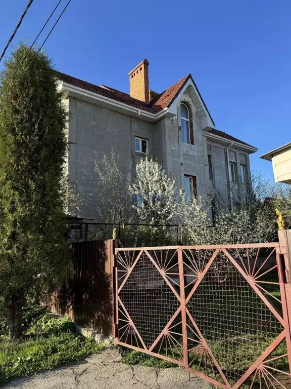 Дом в Нижегородская область, Нижний Новгород ул. Братьев Игнатовых ... - Фото 1