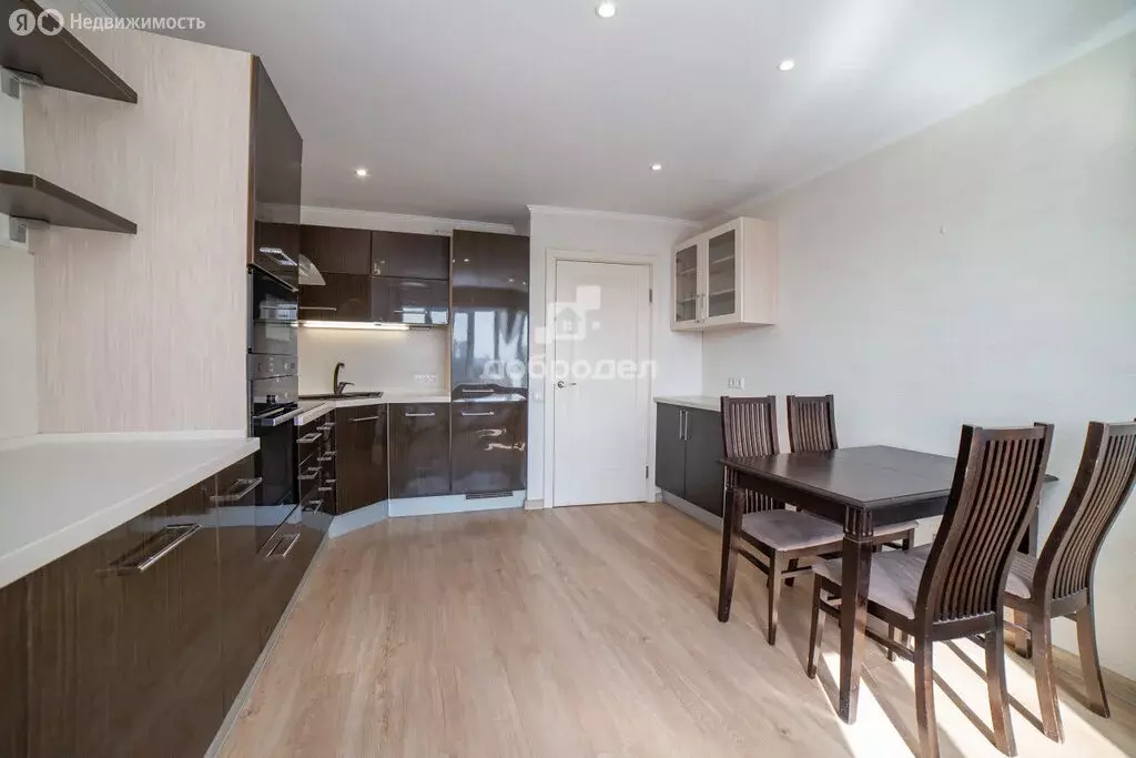 2-комнатная квартира: Екатеринбург, улица Щорса, 24 (75.3 м) - Фото 2