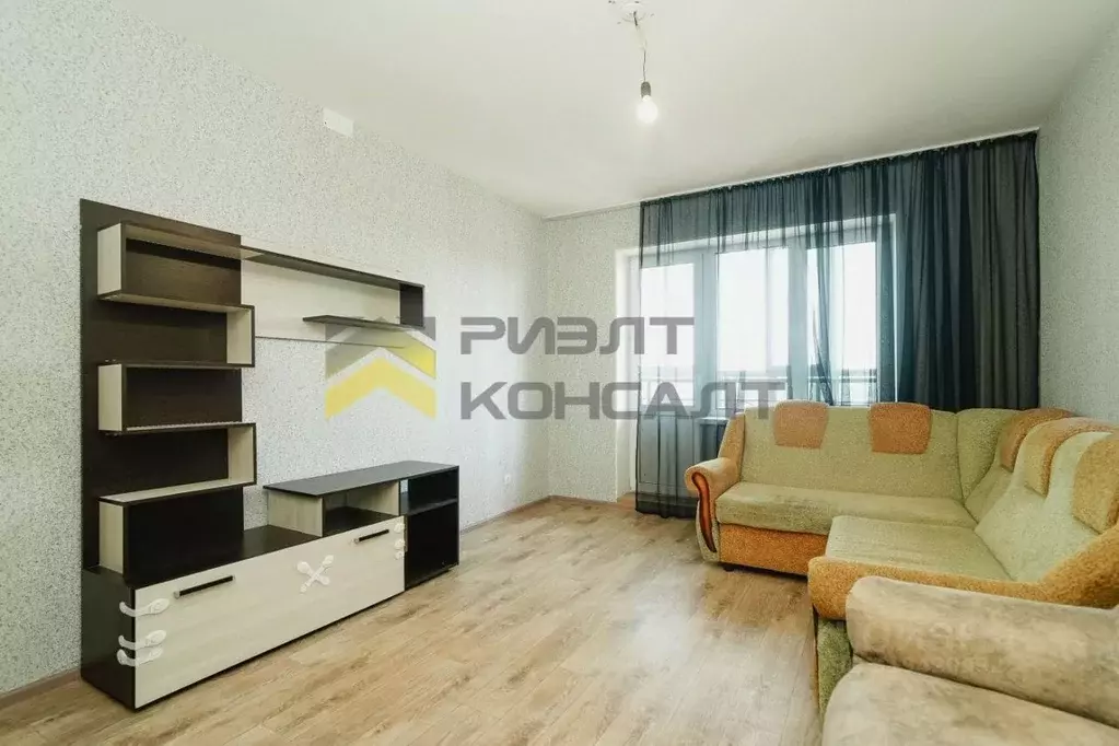 3-к кв. Омская область, Омск ул. 21-я Амурская, 75 (79.5 м) - Фото 1