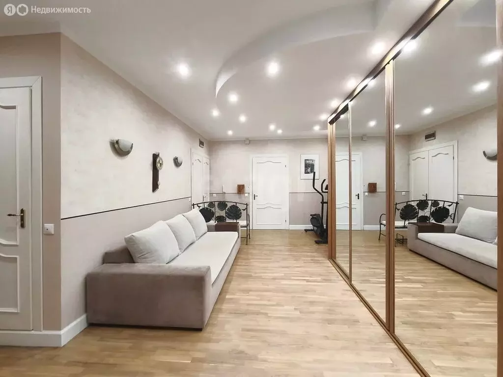 4-комнатная квартира: Тюмень, улица 8 Марта, 2 (163 м) - Фото 2