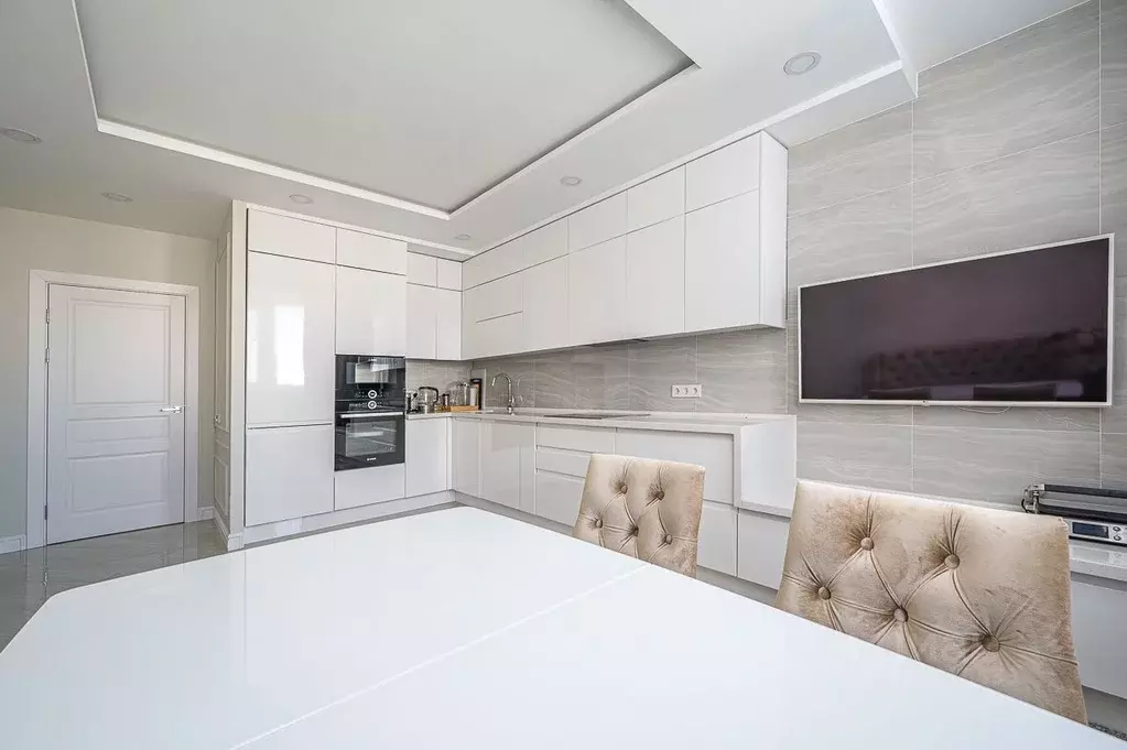 3-к кв. Свердловская область, Екатеринбург ул. Куйбышева, 21 (93.7 м) - Фото 1