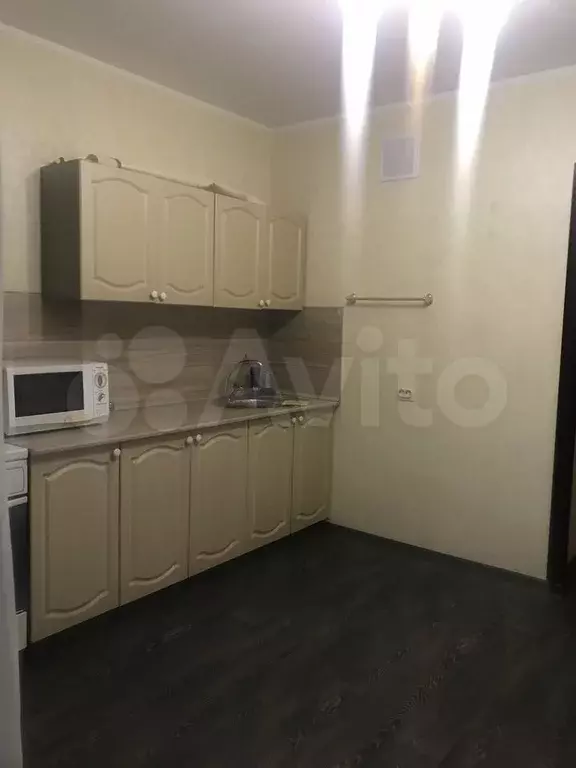 1-к. квартира, 40 м, 1/10 эт. - Фото 1