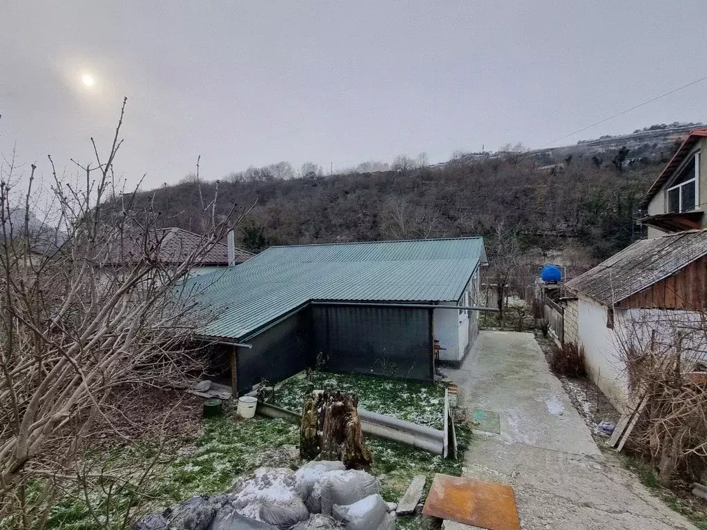 Дом в Крым, Бахчисарайский район, Красномакское с/пос, с. Залесное ул. ... - Фото 1