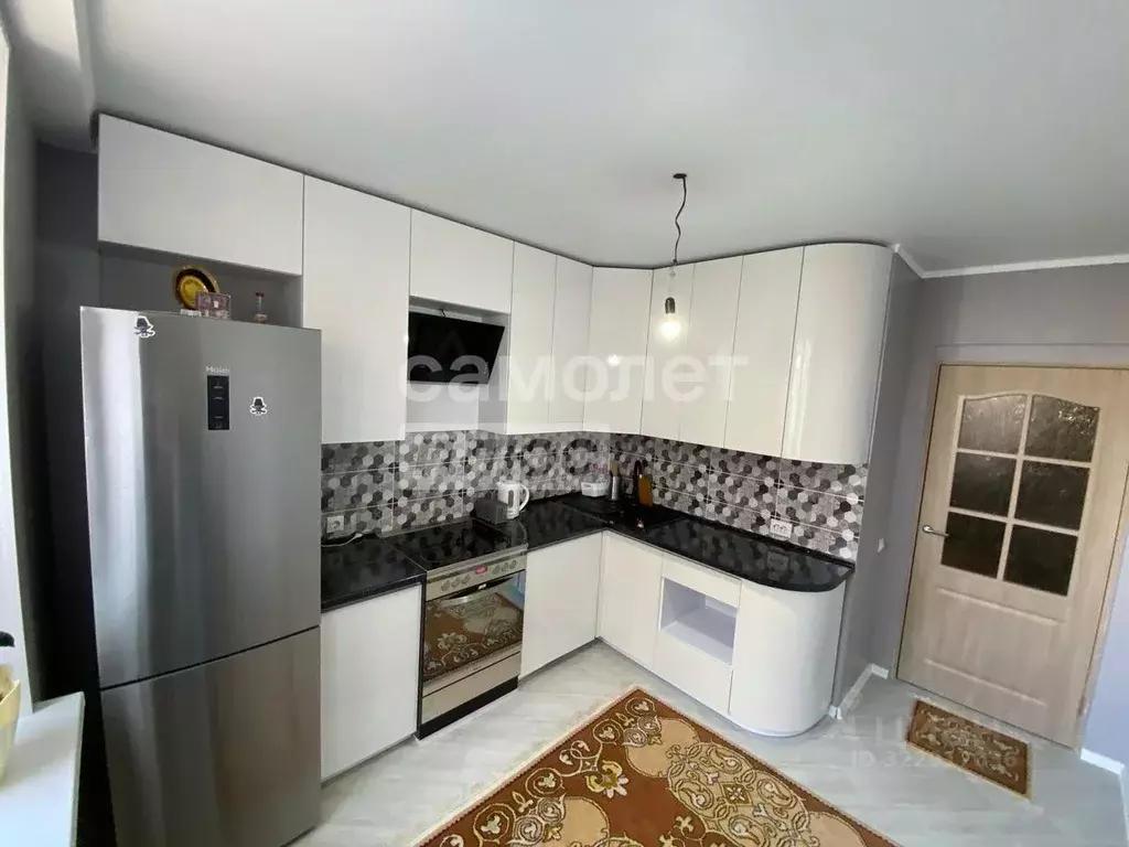 2-к кв. Омская область, Омск ул. Б.Г. Шаронова, 21 (64.0 м) - Фото 1