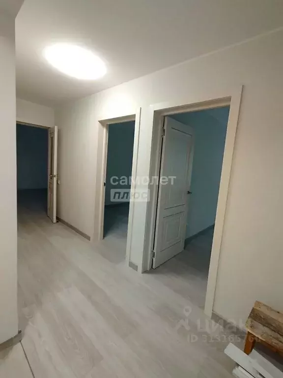 3-к кв. Белгородская область, Старый Оскол Дубрава мкр, 1 кв-л, 11 ... - Фото 0