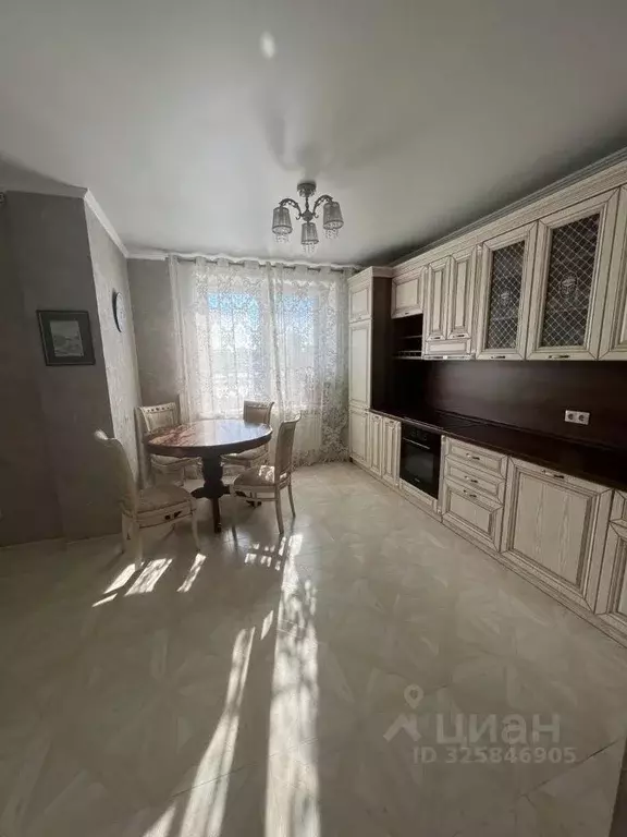 3-к кв. Челябинская область, Челябинск ул. Братьев Кашириных, 10а ... - Фото 1